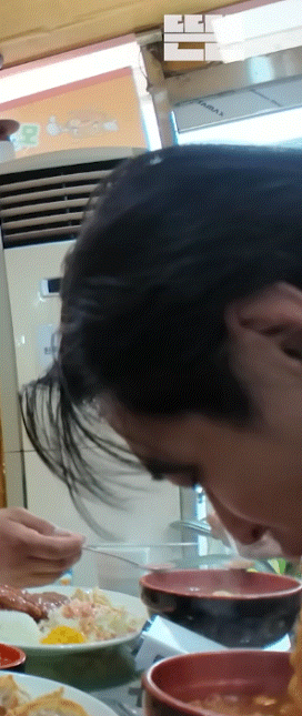 MpJeZX.gif