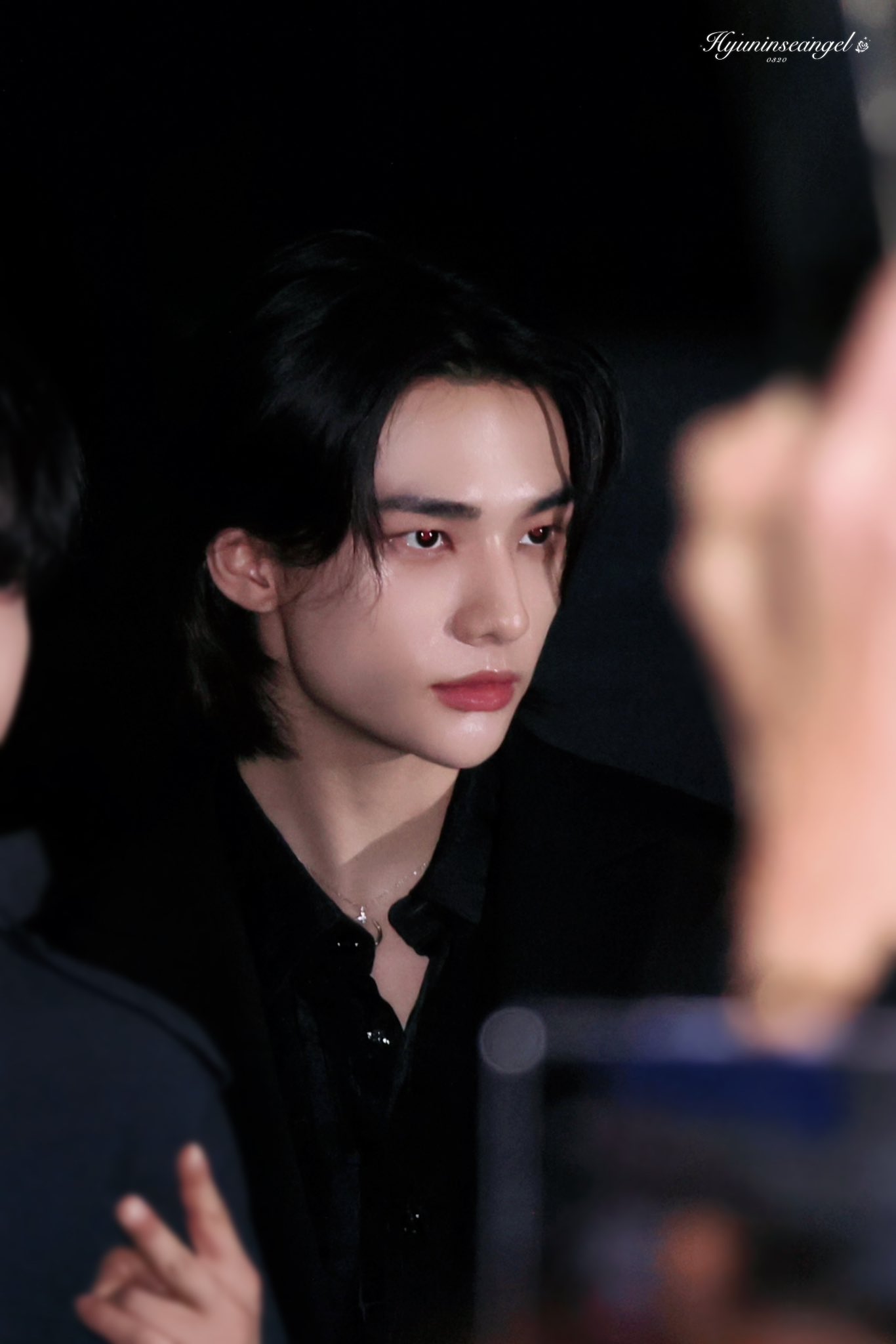 더쿠 - 진짜 진지하게 하는 말인데 현진이가 우주에서 제일 잘생긴 거 같음
