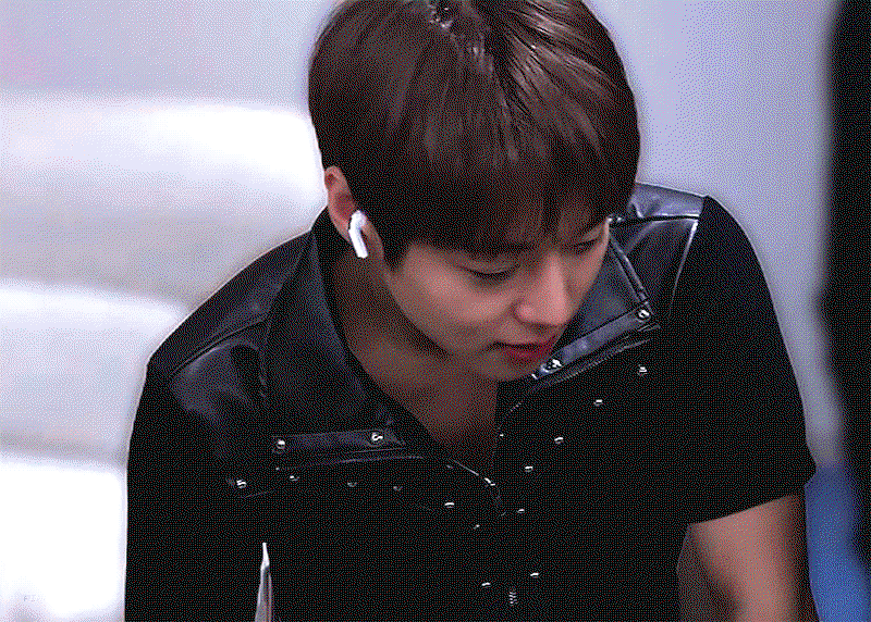 NVYiJp.gif