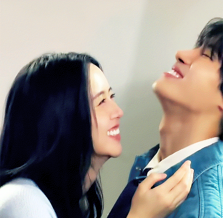 NhaTNQ.gif