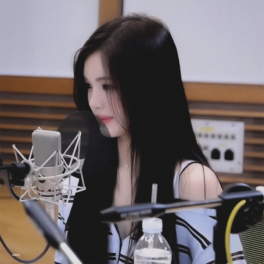 NmFxQN.gif