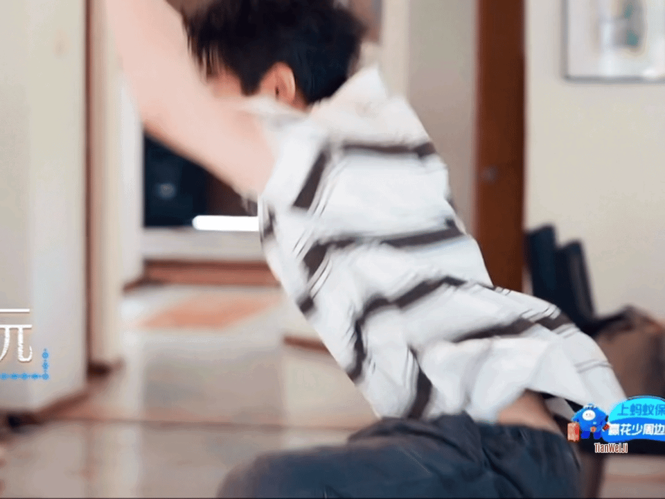 NnWfbG.gif