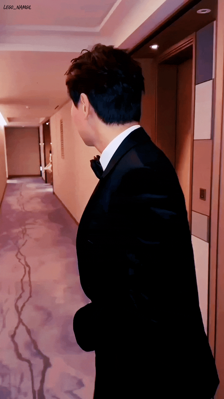 NtvKkc.gif