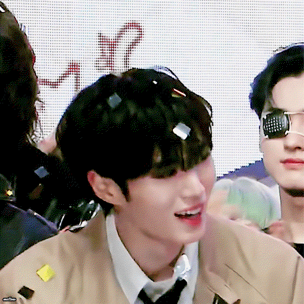 NvLHFa.gif