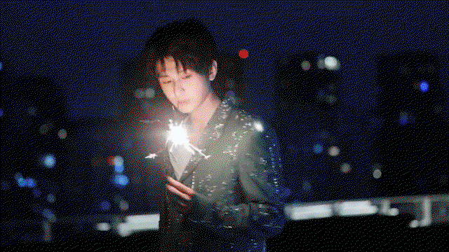 NzzUZW.gif