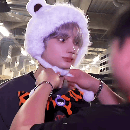 OEjKgM.gif