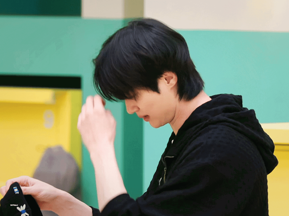 ONwEJB.gif