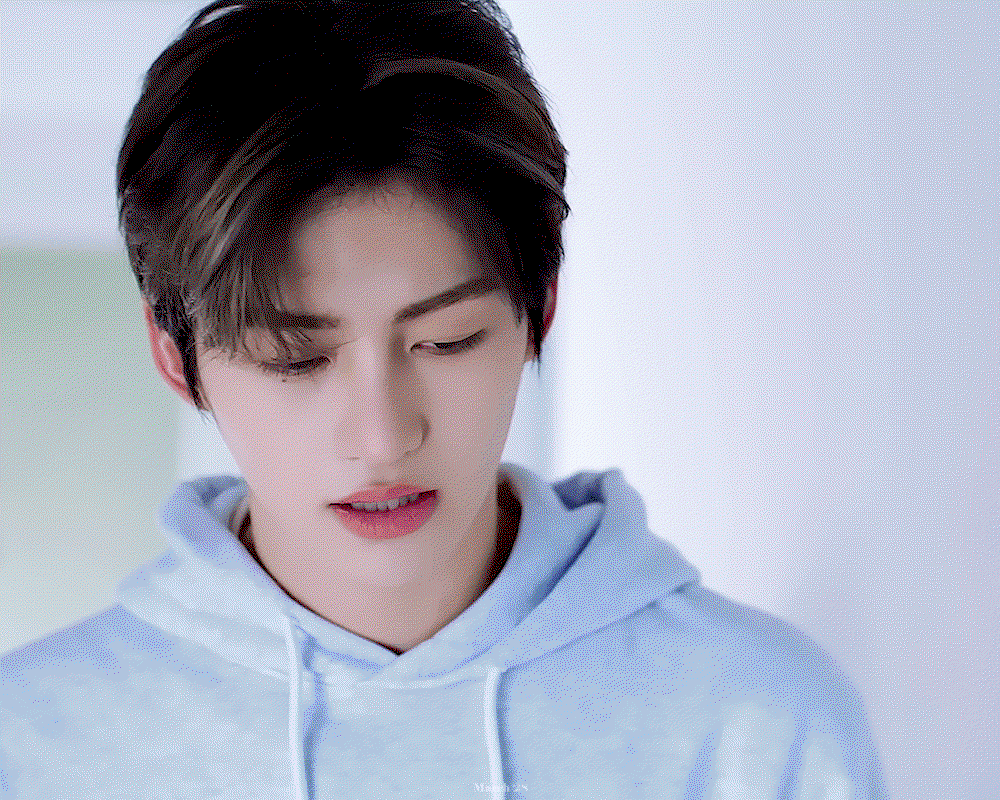 OQxGzb.gif
