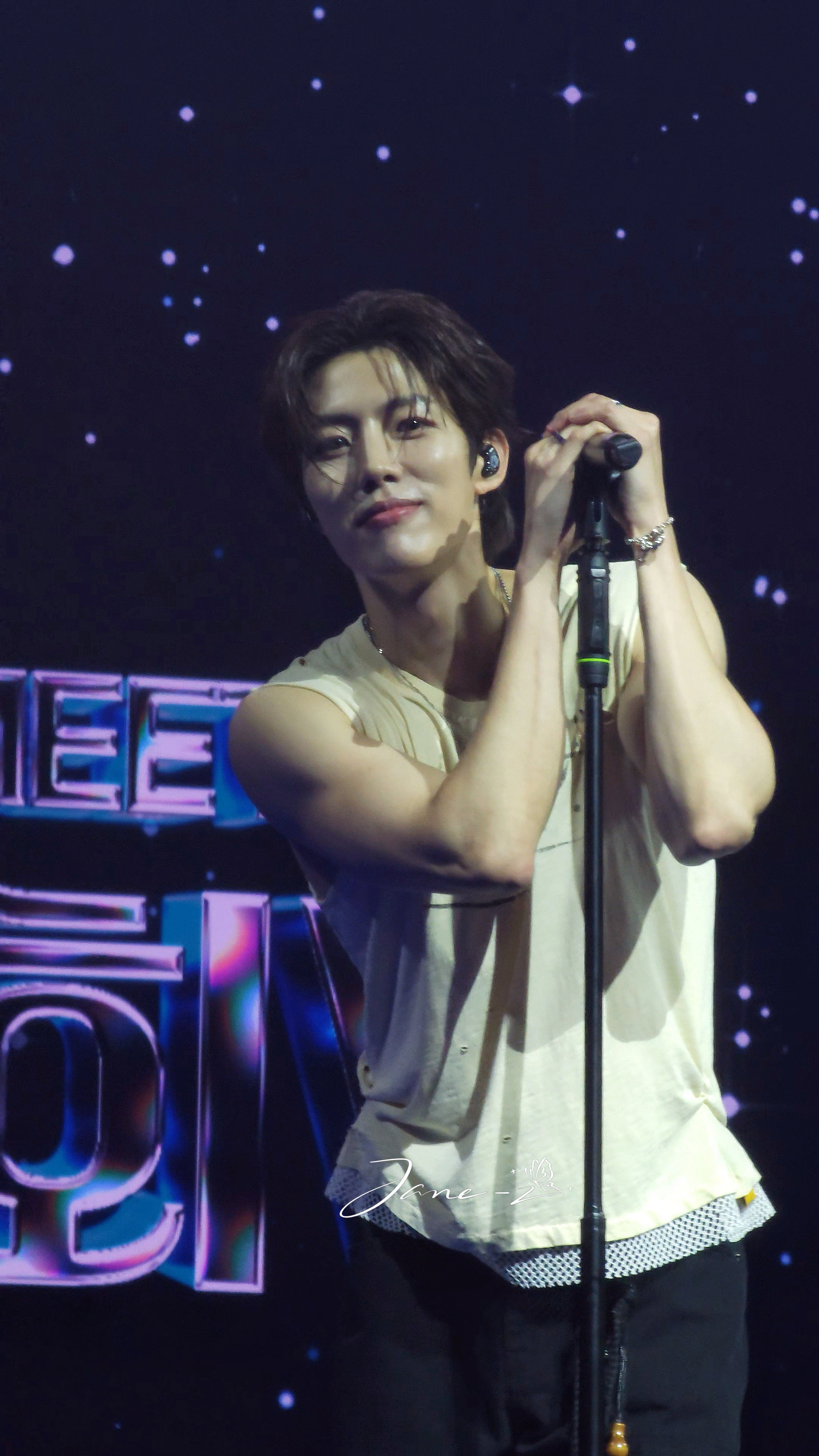 OSmhCj