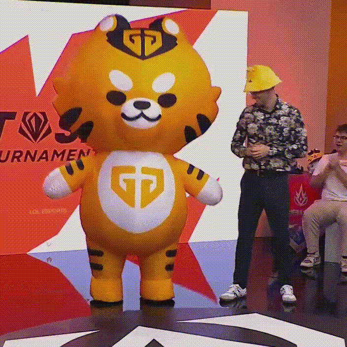 OkjfRB.gif