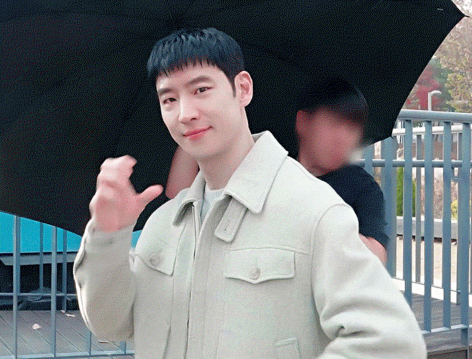 PEmWdn.gif