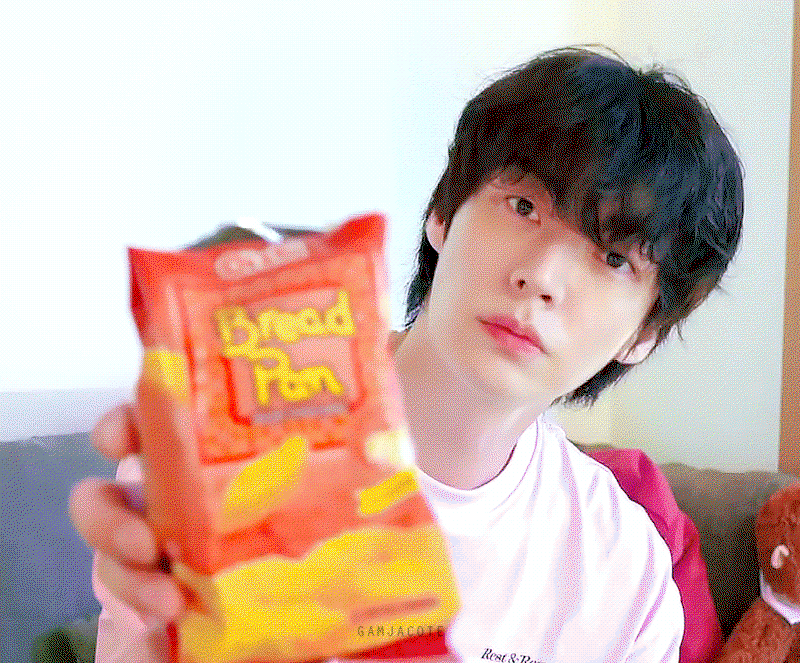 PJyakX.gif