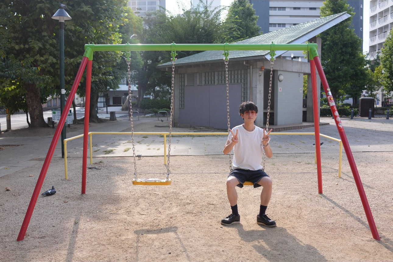 PKExwM