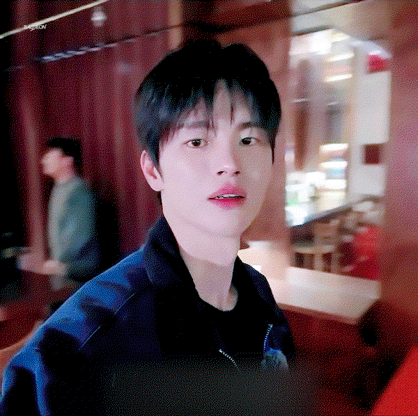 PKFCqF.gif