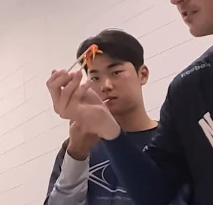 PhJSEj