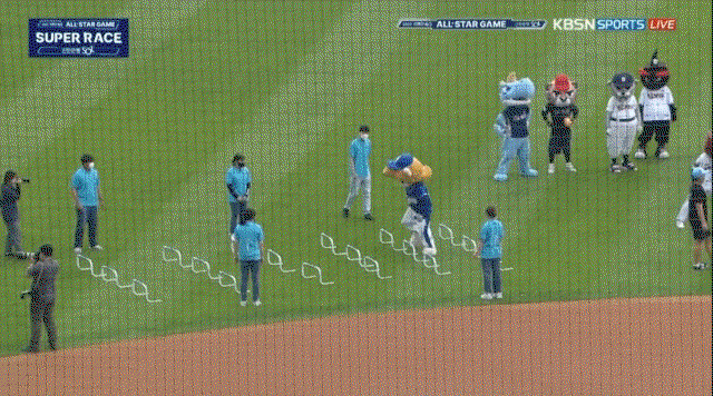 PjHjaB.gif