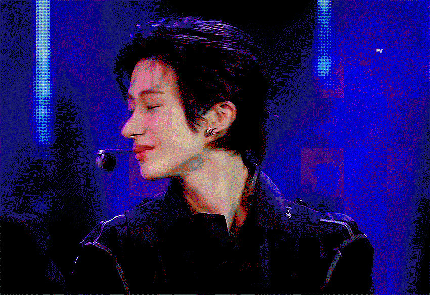 PqxXJe.gif