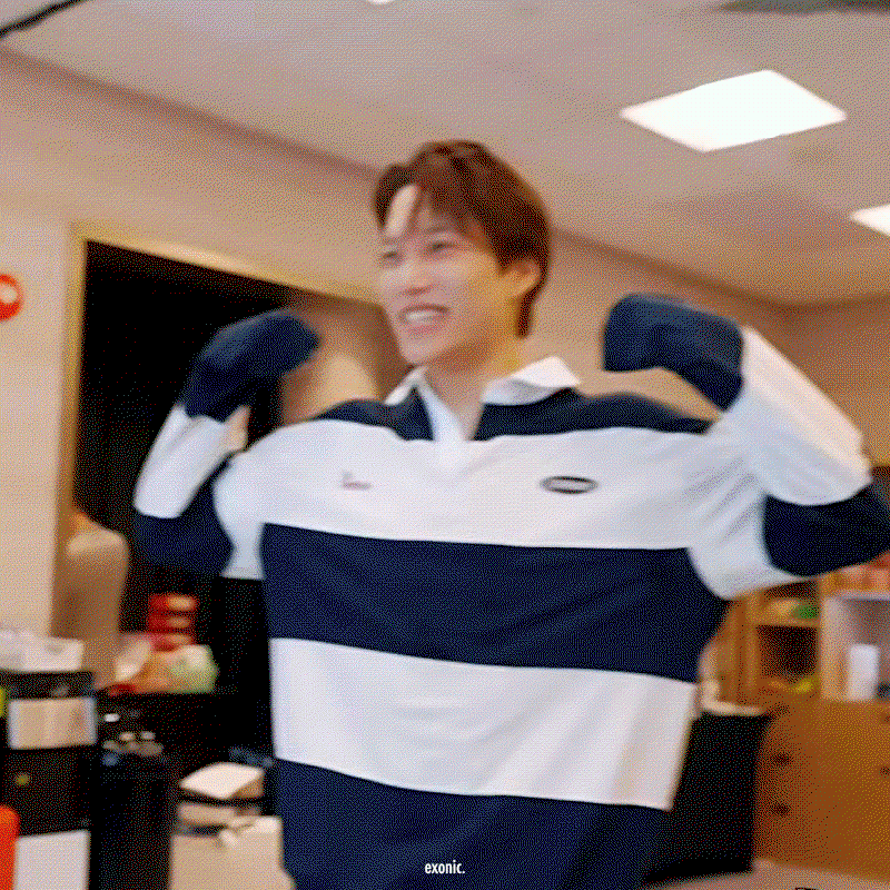 PryqUM.gif