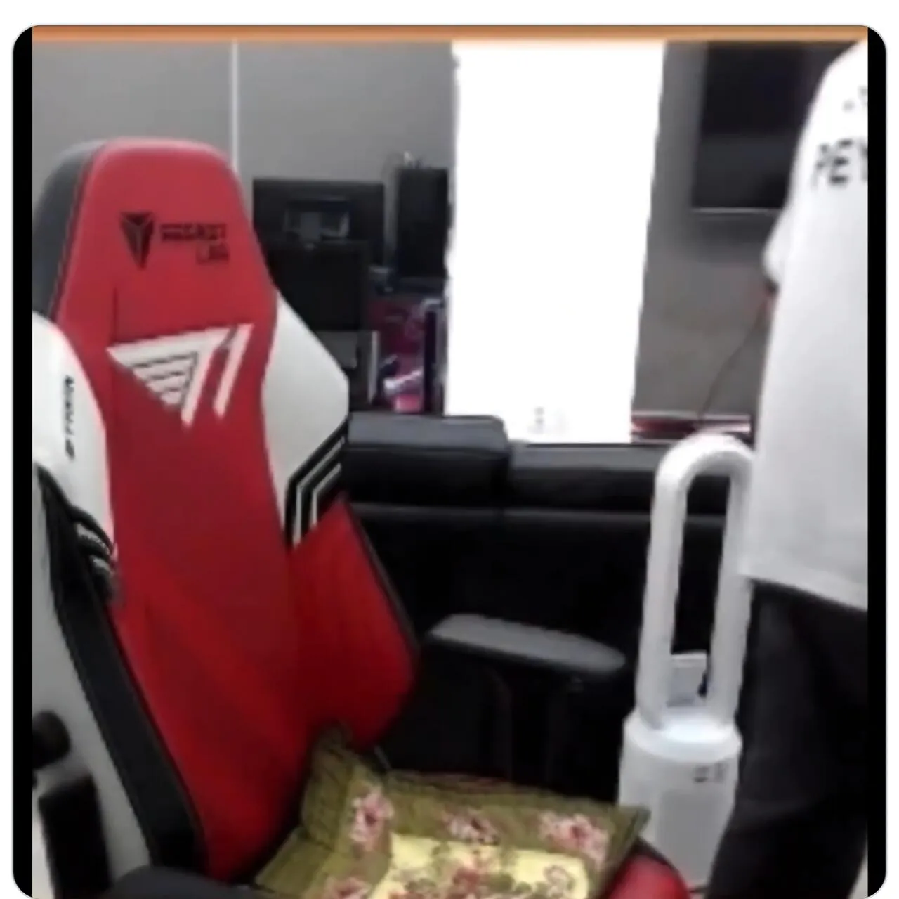 PsJkEb