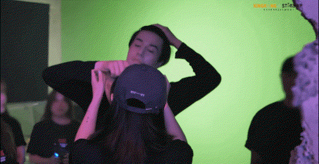 PwmMLa.gif