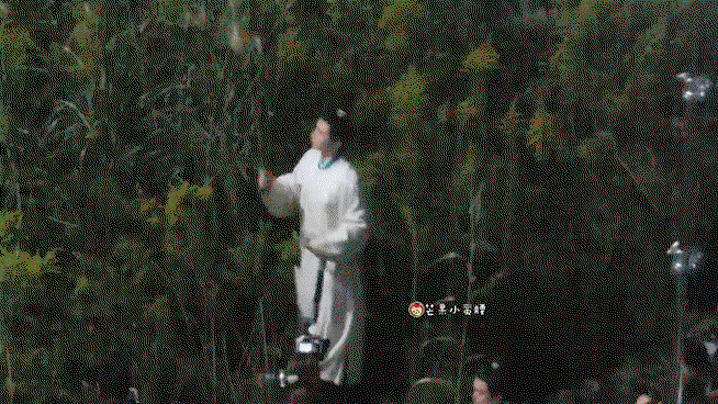 QPAzBI.gif