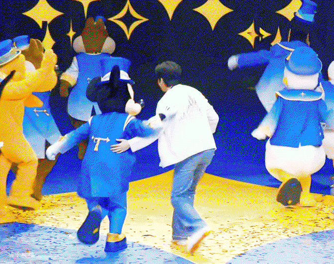 QYyjHR.gif