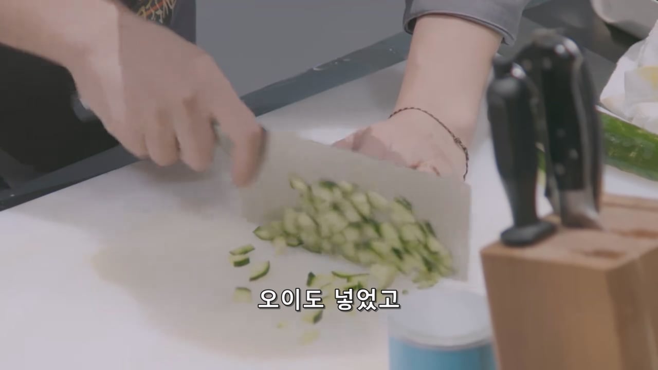 QgywUC