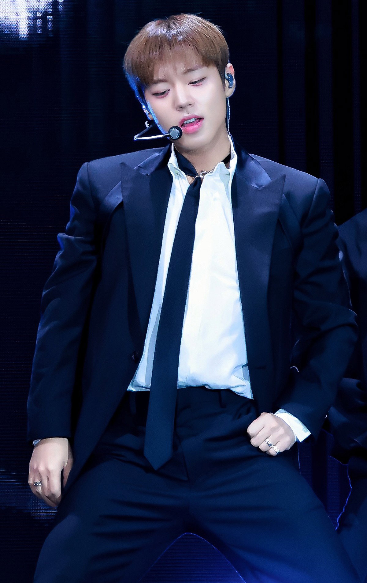 QhJrYO
