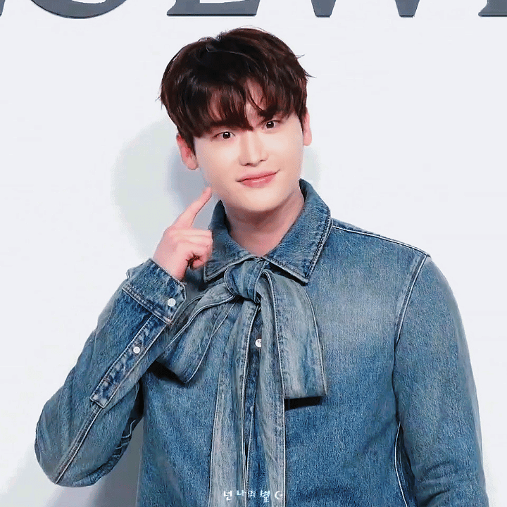 QhwLxO.gif