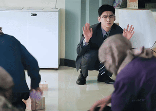 QnyIBY.gif