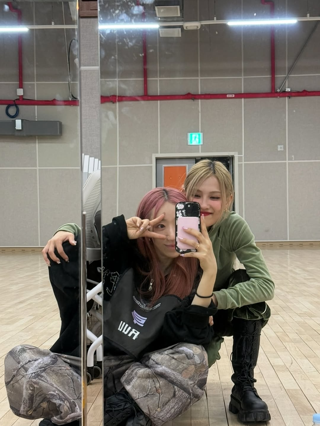 QrOyYU