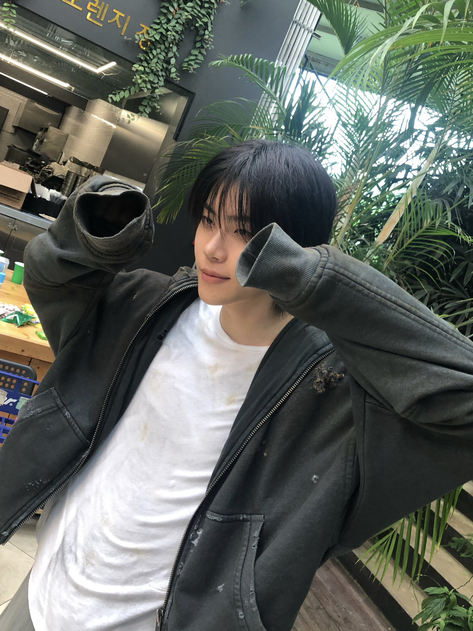 QvytwO