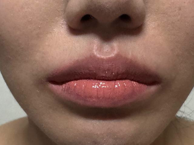 902 비지코랄에 촉촉한 립을 올린 발색
