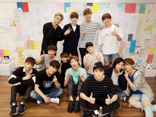 이거 1주년 구도잖냐!!!!