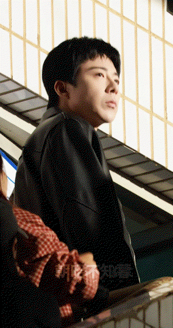RQZTJu.gif
