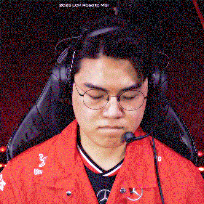 RVsaxw.gif