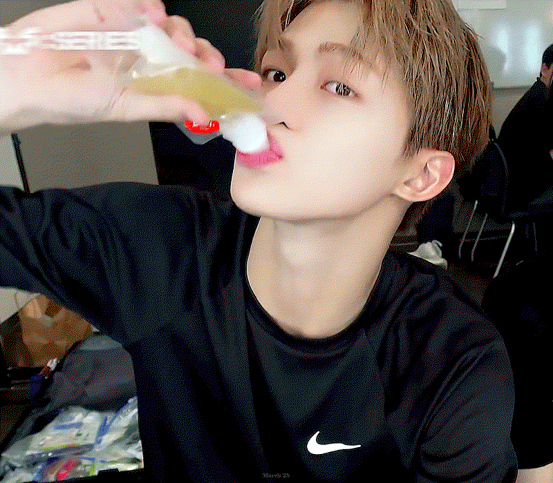 RZqpyD.gif