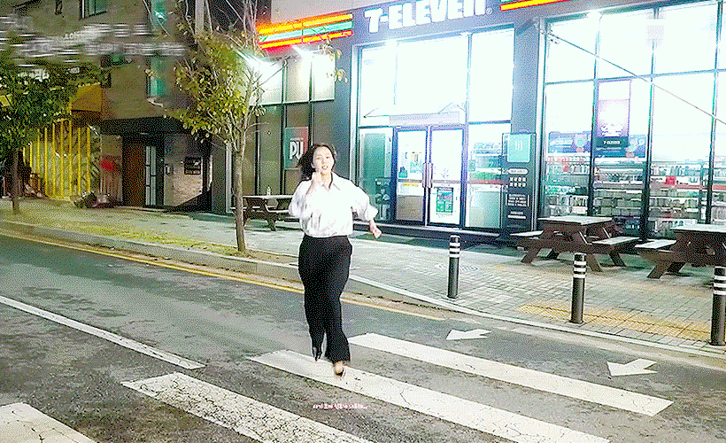 ReDZyc.gif