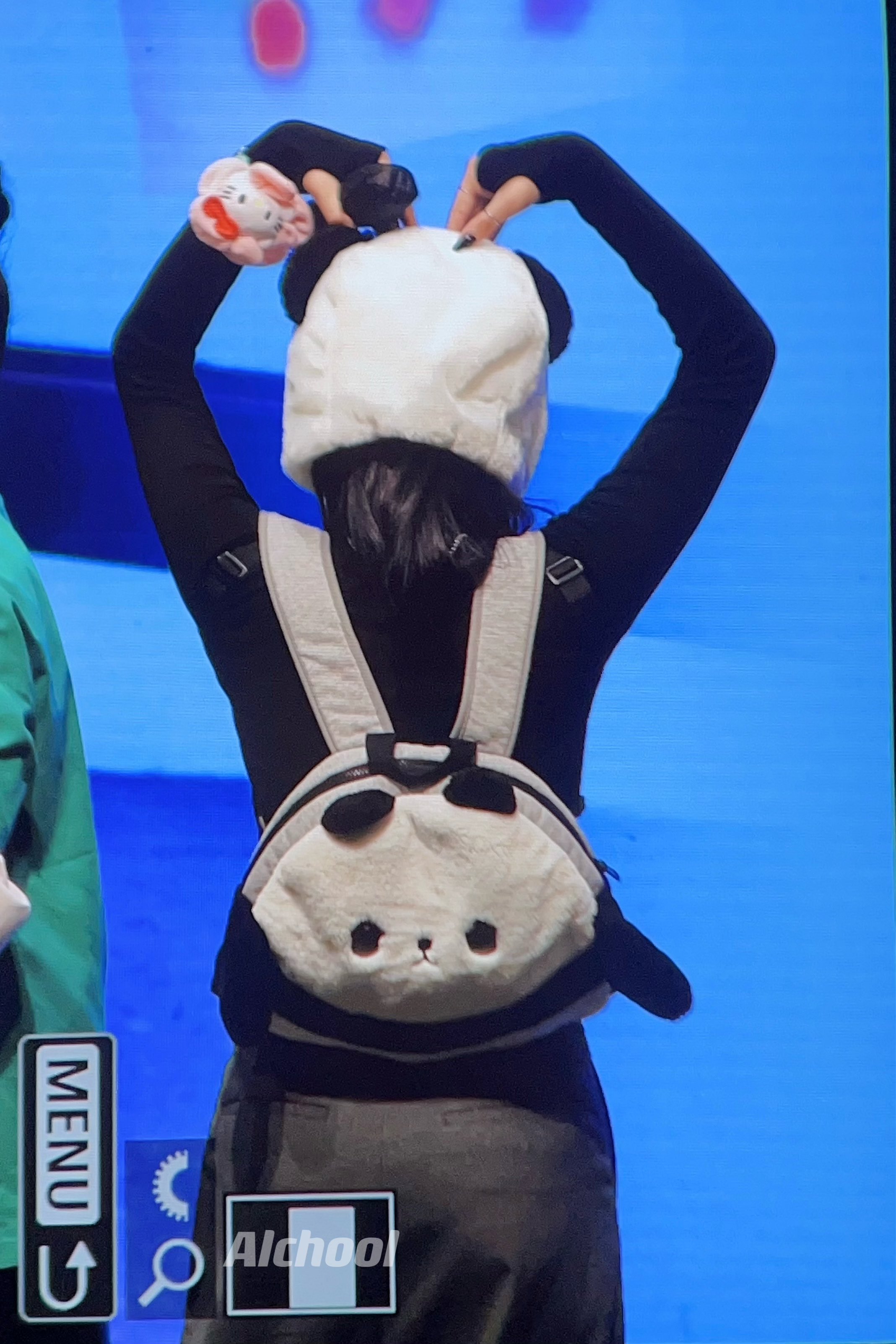 RhjSWo