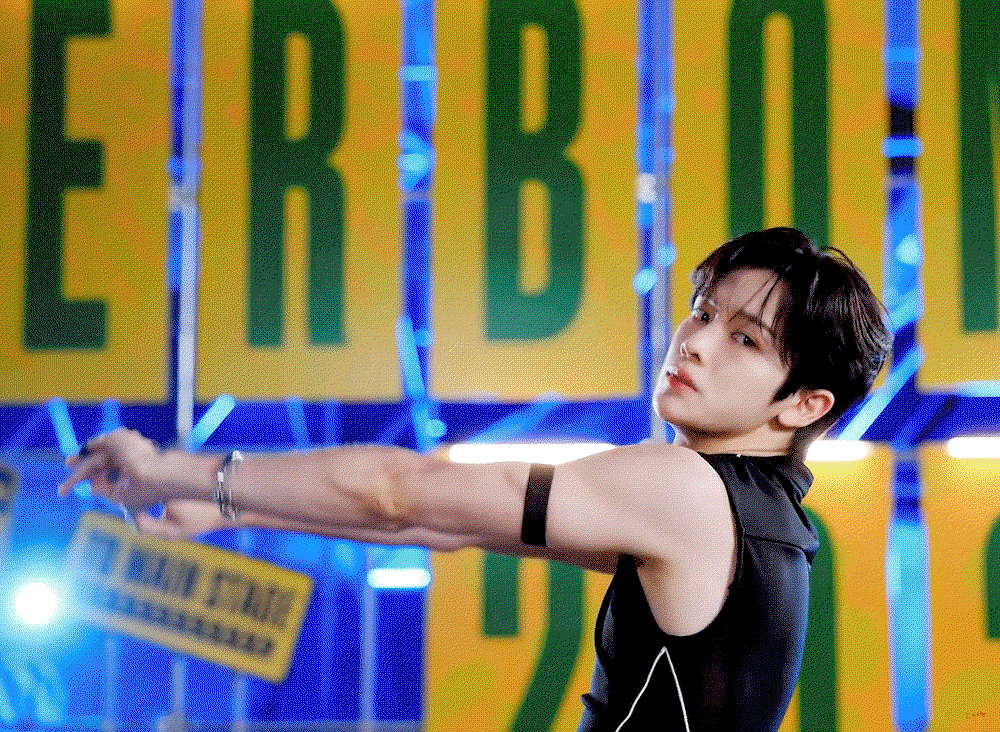 SUPeZO.gif