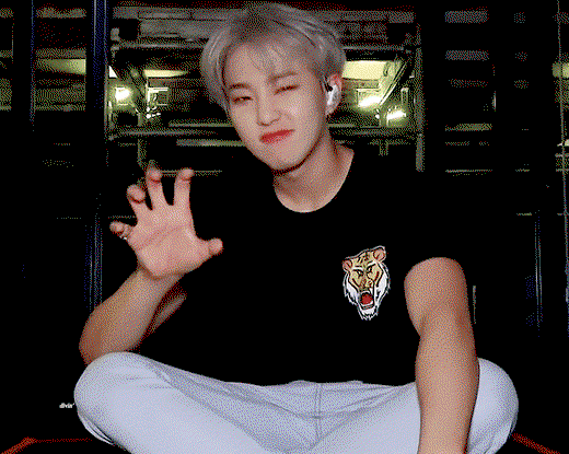 TGFDgX.gif