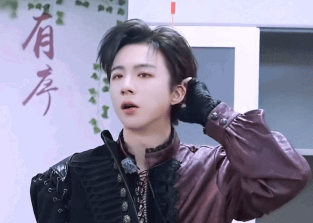 THIVHL.gif