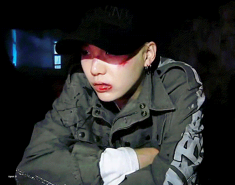 TKQxcb.gif