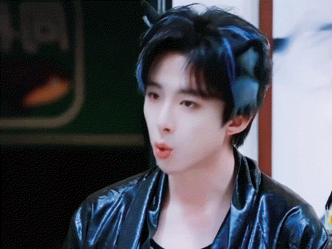 TRGzYN.gif