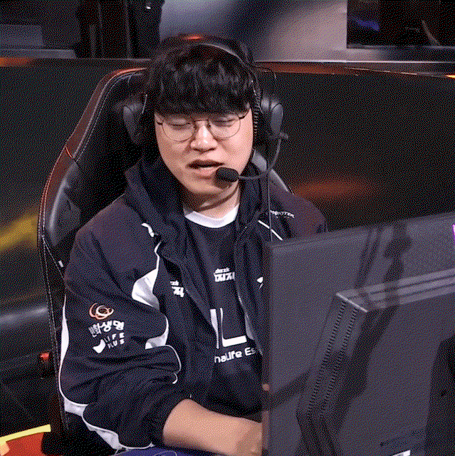 TqDxJO.gif