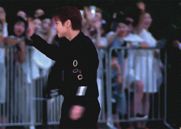 TqaxIR.gif