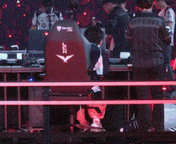 ULqiFH.gif