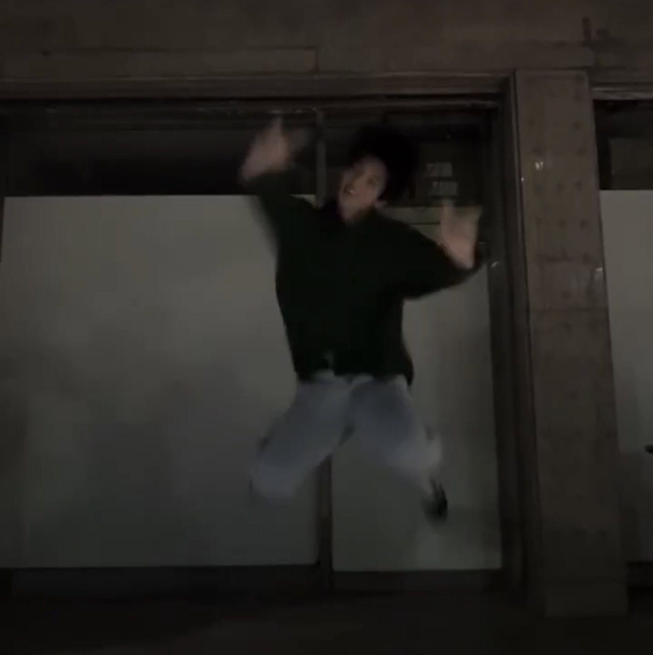 UMLjnK