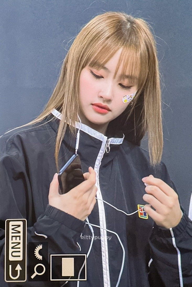 UQWAcV