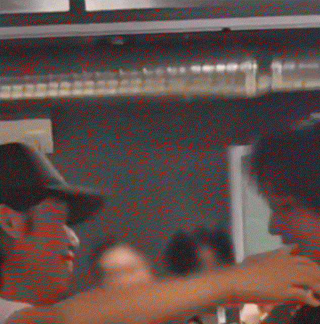 UTWnSs.gif